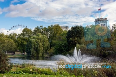 Fountain In St James Park Stock Photo