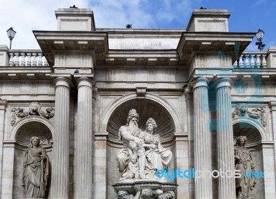 Franz Joseph I Monument At Albertina Platz In Vienna Stock Photo