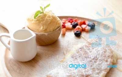 Fresh Dessert Soft Vanila Roti With Ice Cream ,syrup ,strawberry… Stock Photo