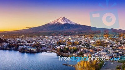 Fuji Mountain And Kawaguchiko Lake At Sunset, Autumn Seasons Fuji Mountain At Yamanachi In Japan Stock Photo