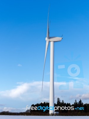 Gateshead, Tyne And Wear/uk - January 19 : Wind Turbine Near Gat… Stock Photo