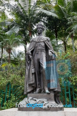 George Vi Statue In Hongkong Zoological Gardens Stock Photo