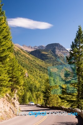 Glacier National Park, Montana/usa - September 20 : Going To The… Stock Photo