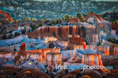 Glowing Hoodoos In Bryce Canyon Southern Utah Stock Photo