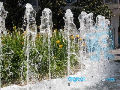 Granada, Andalucia/spain - May 7 : Fountain Surrounding The Monu… Stock Photo