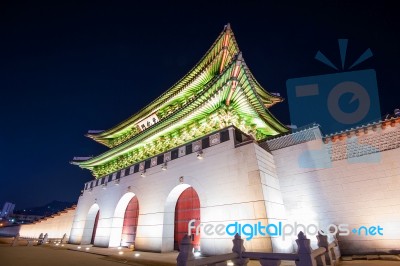 Gyeongbokgung Palace At Night In Seoul, South Korea Stock Photo