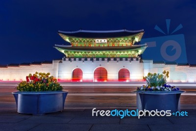 Gyeongbokgung Palace At Night In Seoul, South Korea Stock Photo