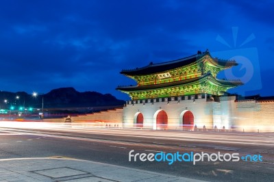 Gyeongbokgung Palace At Night In Seoul, South Korea Stock Photo