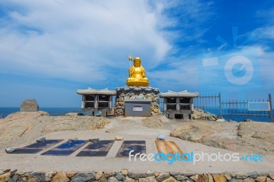 Haedong Yonggungsa Temple And Haeundae Sea In Busan, South Korea… Stock Photo