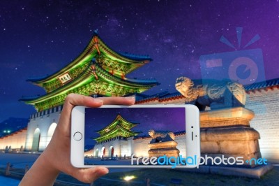 Hand Holding Smart Phone Take A Photo Atgyeongbokgung Palace And Milky Way Stock Photo