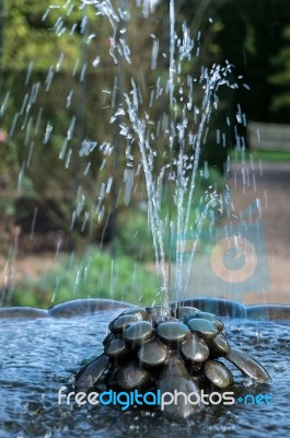 Handcross, West Sussex/uk - October 30 : Small Fountain At Nyman… Stock Photo