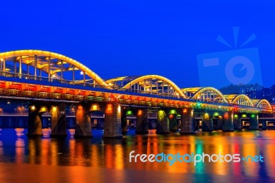 Hangang Bridge At Night In Seoul, South Korea Stock Photo