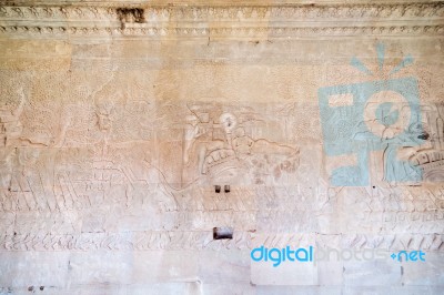 Historic Khmer Bas-relief At Angkor Wat Temple, Cambodia Stock Photo