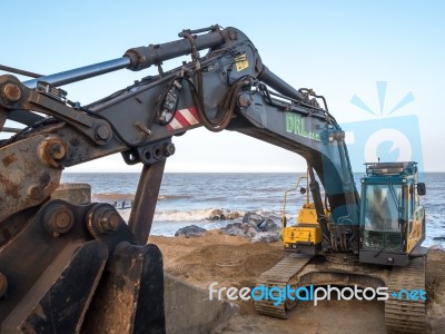 Hopton-on-sea Norfolk Uk March 2014 - Repairing Sea Defences Stock Photo