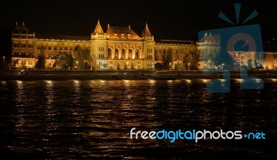 Hungarian Parliament Building Illumintaed At Night In Budapest Stock Photo