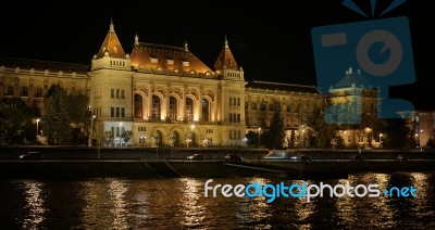 Hungarian Parliament Building Illumintaed At Night In Budapest Stock Photo