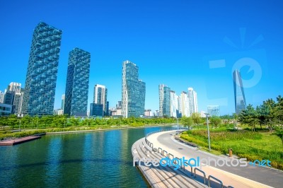 Incheon, South Korea - May 20 : Songdo Central Park Is The Green Space Plan,inspired By Nyc. Photo Taken May 20,2015 In Incheon, South Korea Stock Photo