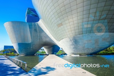 Incheon, South Korea - May 20 : Songdo Central Park Is The Green Space Plan,inspired By Nyc. Photo Taken May 20,2015 In Incheon, South Korea Stock Photo