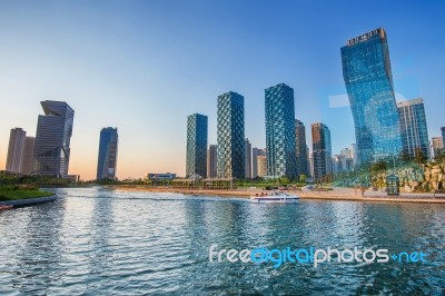 Incheon, South Korea - May 20 : Songdo Central Park Is The Green Space Plan,inspired By Nyc. Photo Taken May 20,2015 In Incheon, South Korea Stock Photo