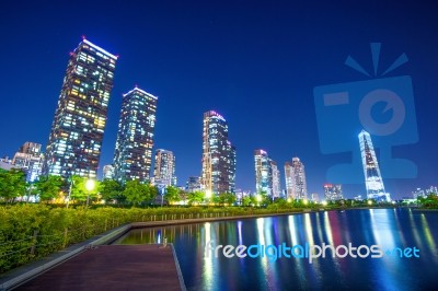 Incheon, South Korea - May 20 : Songdo Central Park Is The Green Space Plan,inspired By Nyc. Photo Taken May 20,2015 In Incheon, South Korea Stock Photo