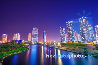 Incheon, South Korea - May 20 : Songdo Central Park Is The Green Space Plan,inspired By Nyc. Photo Taken May 20,2015 In Incheon, South Korea Stock Photo