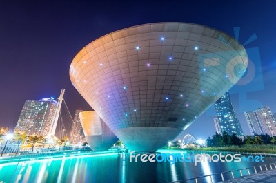 Incheon, South Korea - September 19 : Songdo Central Park Is The Green Space Plan,inspired By Nyc. Photo Taken September 19,2015 In Incheon, South Korea Stock Photo