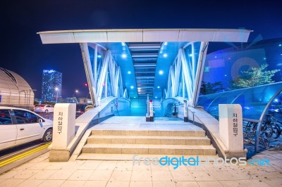 Incheon, South Korea - September 19 : Songdo Central Park Is The Green Space Plan,inspired By Nyc. Photo Taken September 19,2015 In Incheon, South Korea Stock Photo