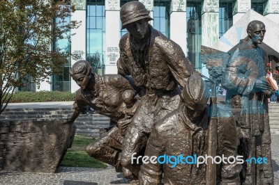 Insurgents Memorial To Polish Fighters Of Warsaw Uprising In War… Stock Photo