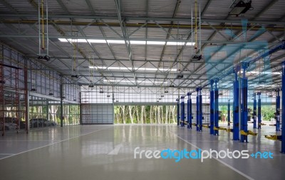 Interior Of A New Repair Garage Stock Photo