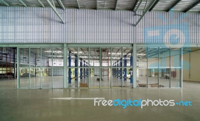 Interior Of A New Repair Garage, Elevation Stock Photo