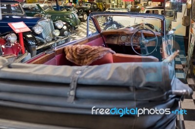 Interior Of An Old Classic Car In The Motor Museum At Bourton-on… Stock Photo