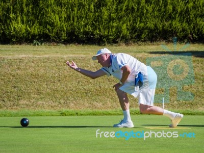 Isle Of Thorns, Sussex/uk - September 11 : Lawn Bowls Match At I… Stock Photo