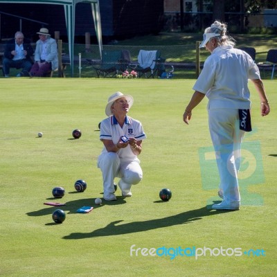 Isle Of Thorns, Sussex/uk - September 11 : Lawn Bowls Match At I… Stock Photo