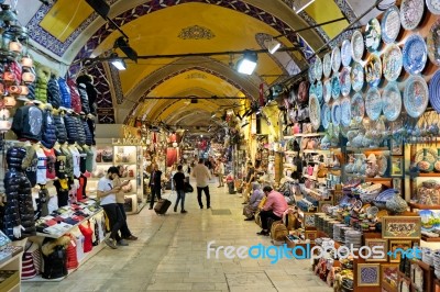 Istanbul, Turkey - May 25 : People Shopping In The Grand Bazaar In Istanbul Turkey On May 25, 2018. Unidentified People Stock Photo