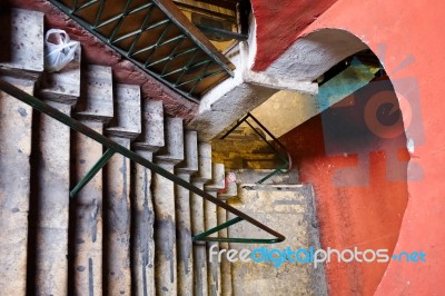 Istanbul, Turkey - May 25 : View Of A Staircase In A Courtyard In The Grand Bazaar In Istanbul Turkey On May 25, 2018 Stock Photo