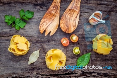 Italian Foods Concept And Menu Design. Dried Homemade Fettuccine… Stock Photo