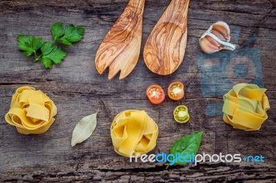 Italian Foods Concept And Menu Design. Dried Homemade Fettuccine… Stock Photo