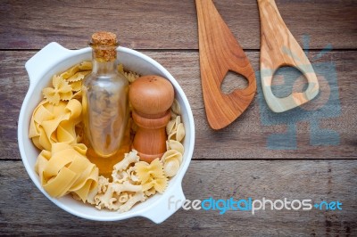 Italian Foods Concept And Menu Design. Various Kind Of Pasta Far… Stock Photo