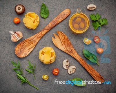 Italian Foods Concept And Menu Design.various Kind Of Pasta With… Stock Photo