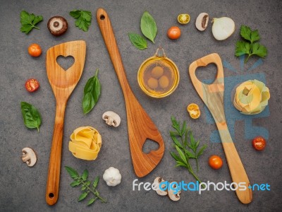 Italian Foods Concept And Menu Design.various Kind Of Pasta With… Stock Photo