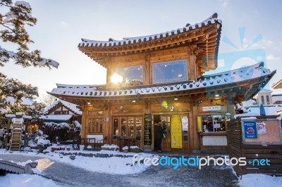 Jeonju, South Korea - Jan 24: Jeonju Traditional Korean Village,traditional Korean Style Architecture And Tourists In Jeonju Traditional Korean Village On Jan 24, 2016 In Jeonju, South Korea Stock Photo