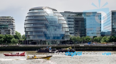 Jet Boats Passing Ciy Hall In London Stock Photo