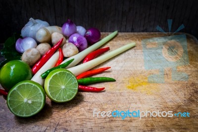 Kaffir Lime Leaf, Lemon, Lemongrass, Galangal, Chili, Onions And… Stock Photo