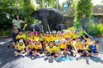 Kindergarten Students Visit The Zoo, In The Jul 15, 2016. Bangkok Thailand Stock Photo