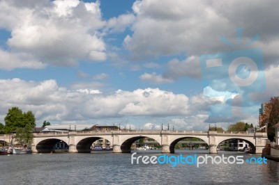 Kingston-upon-thames, Surrey/uk - May 8 : A View Of Kingston Bri… Stock Photo