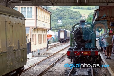 Kingswear, Devon/uk - July 28 : 4277 Br Steam Locomotive Gwr 420… Stock Photo