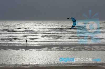 Kite Surfer At Winchelsea In Sussex Stock Photo