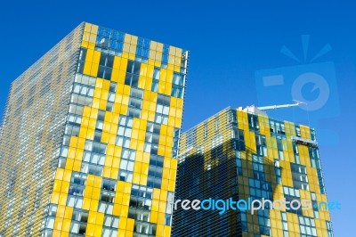 Las Vegas, Nevada/usa - August 1 : View Of Leaning Apartment Blo… Stock Photo