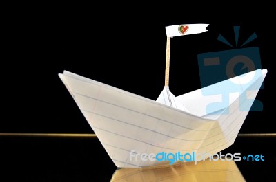 Le Bateau De Papier Stock Photo