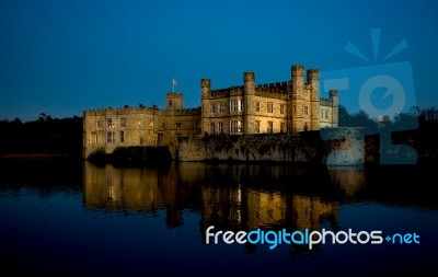 Leeds Castle Framed In Blue Stock Photo